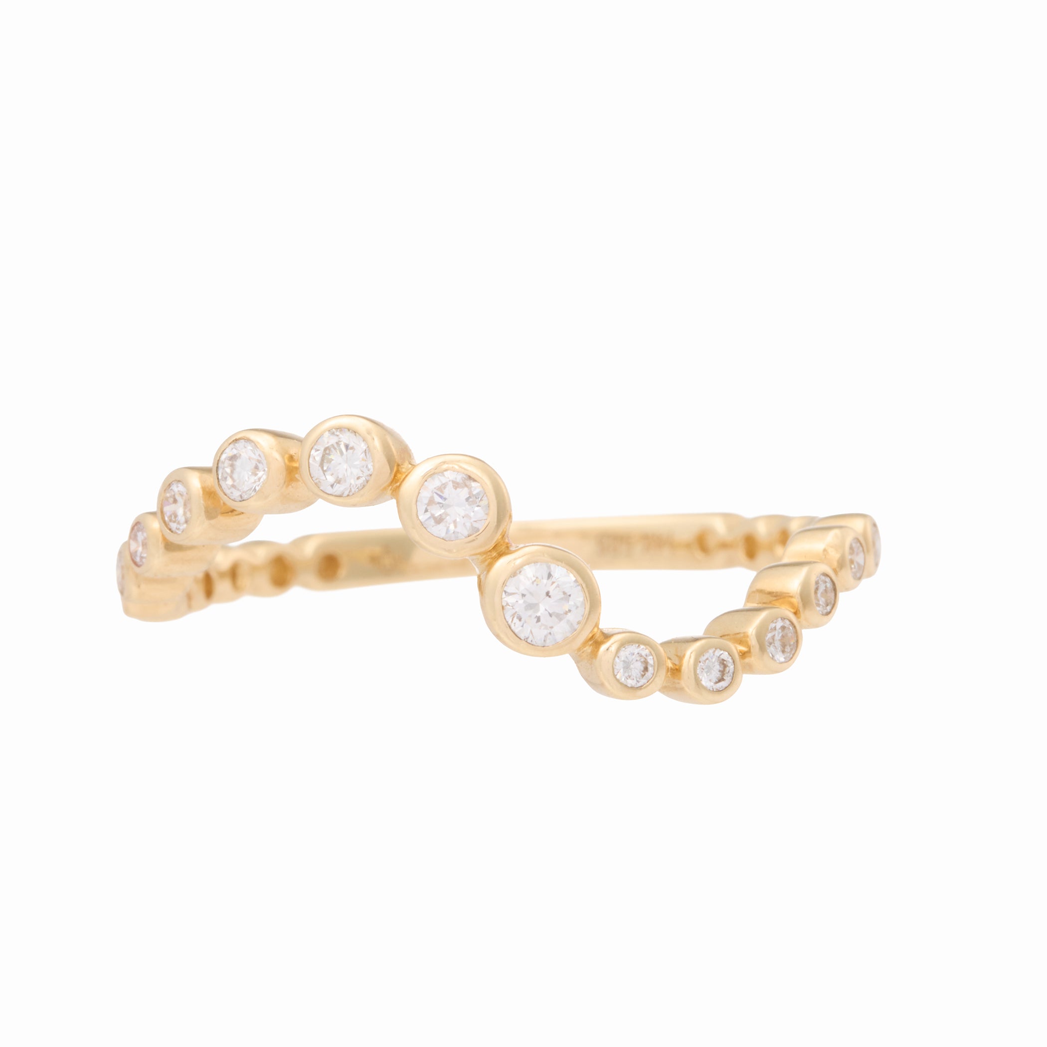 Bezel Set Gradient Diamond Wave Ring