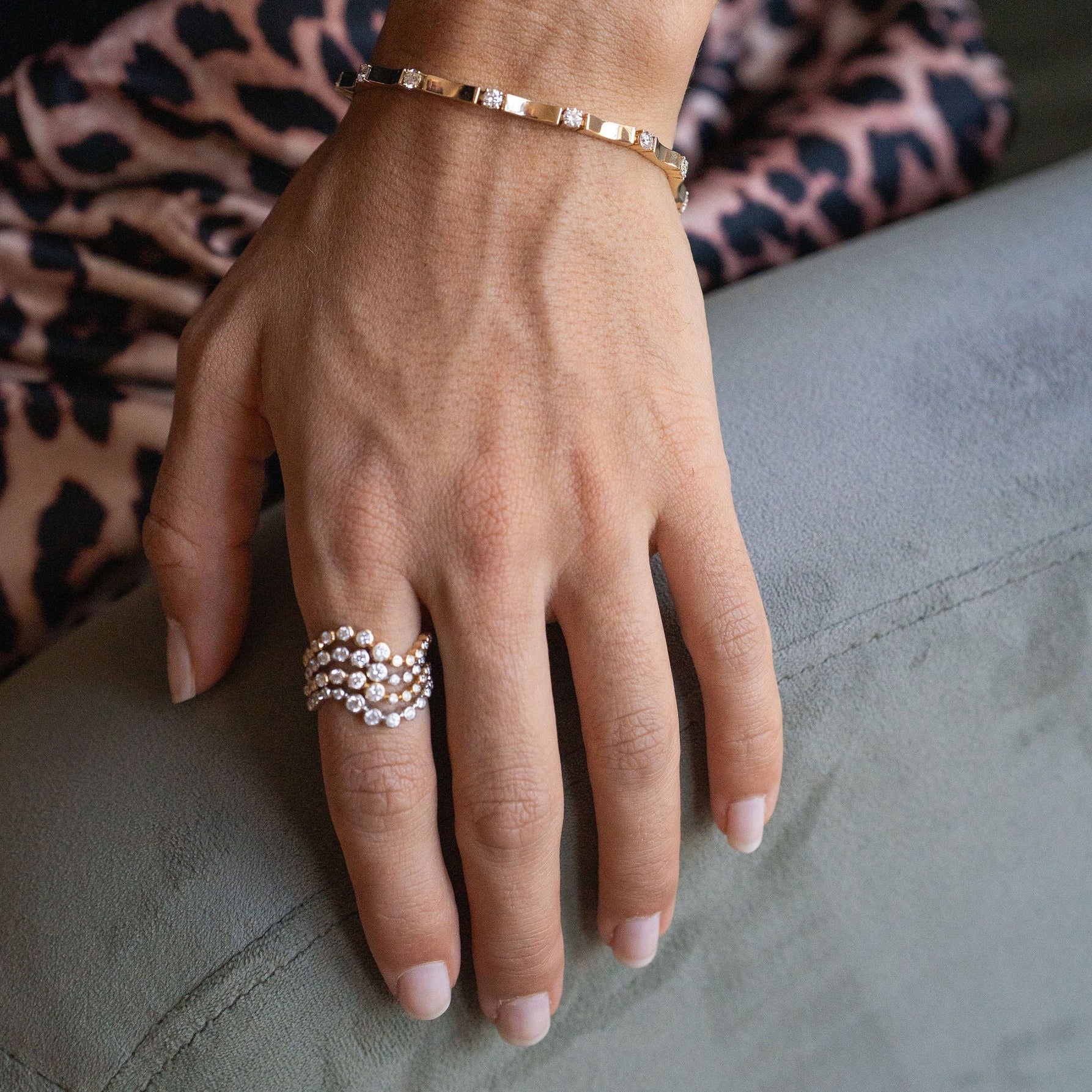 Bezel Set Gradient Diamond Wave Ring